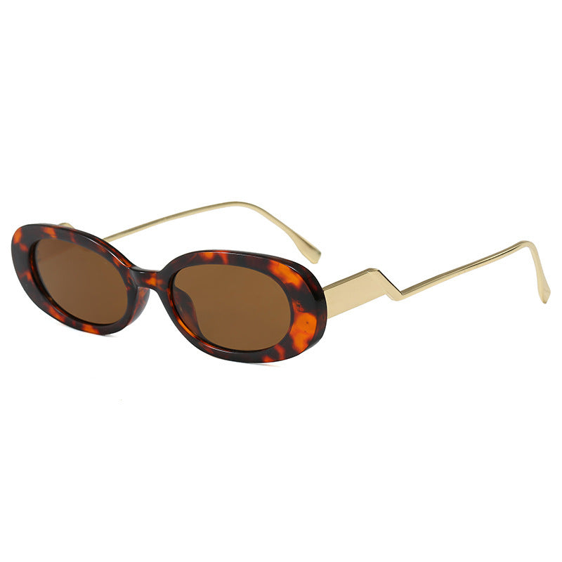Damen retro-inspirierte Sonnenbrille mit zeitgemäßem Design und markantem Rahmen Karnz