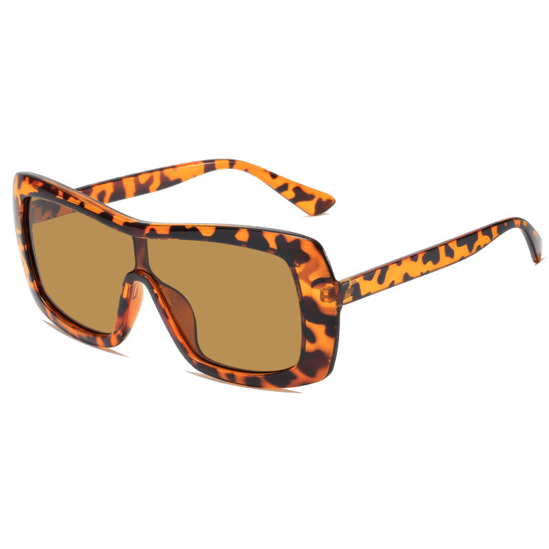 Damen stilvolle Oversize-Sonnenbrille im futuristischen Design Karnz