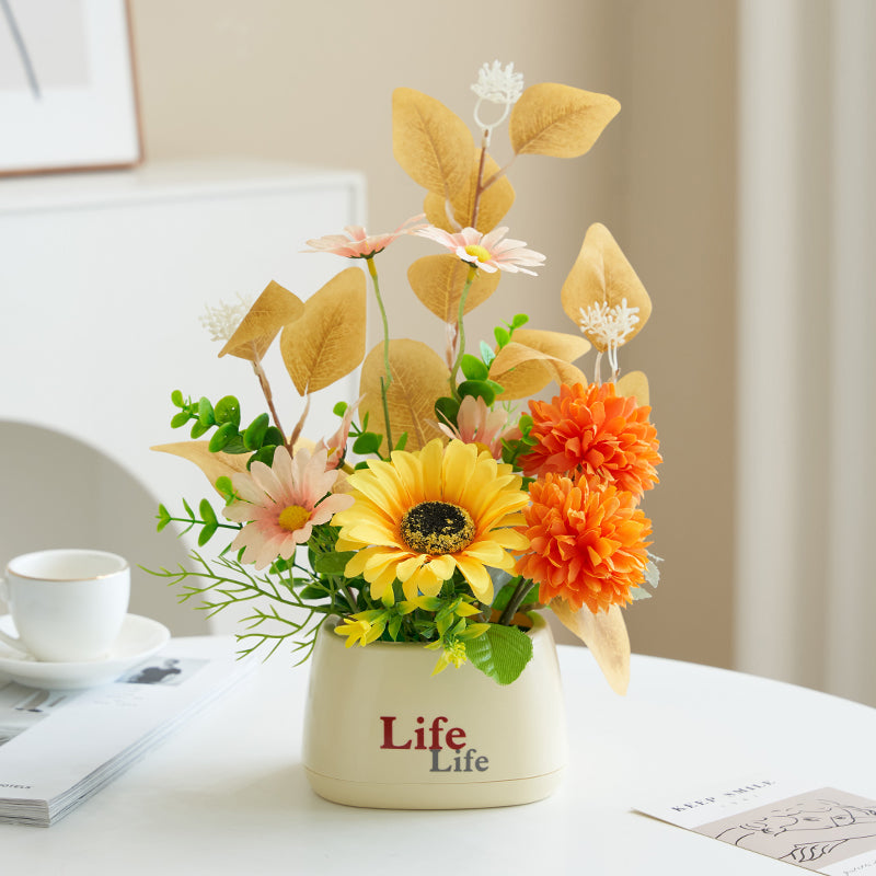 Lebensechte Dekorative Blumenanordnung