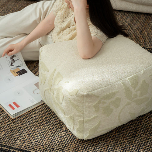 quadratischer Pouf mit Bouclé-Bezug und strukturiertem Jacquardmuster Karnz
