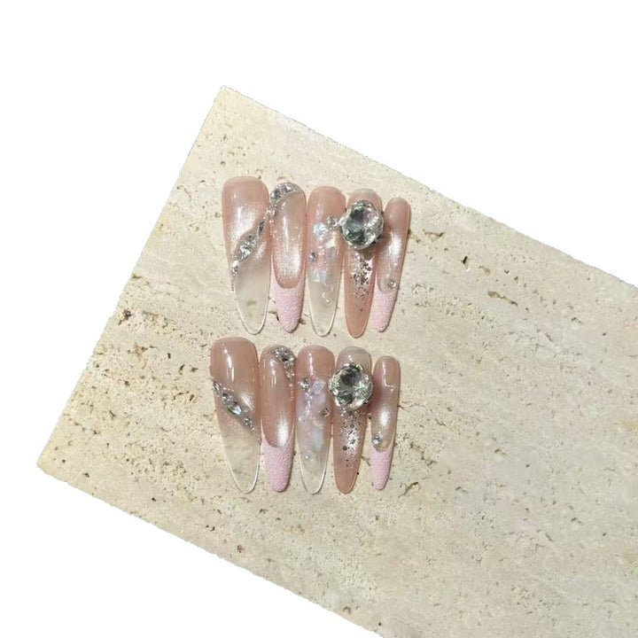 Dekorative Nagelkunst