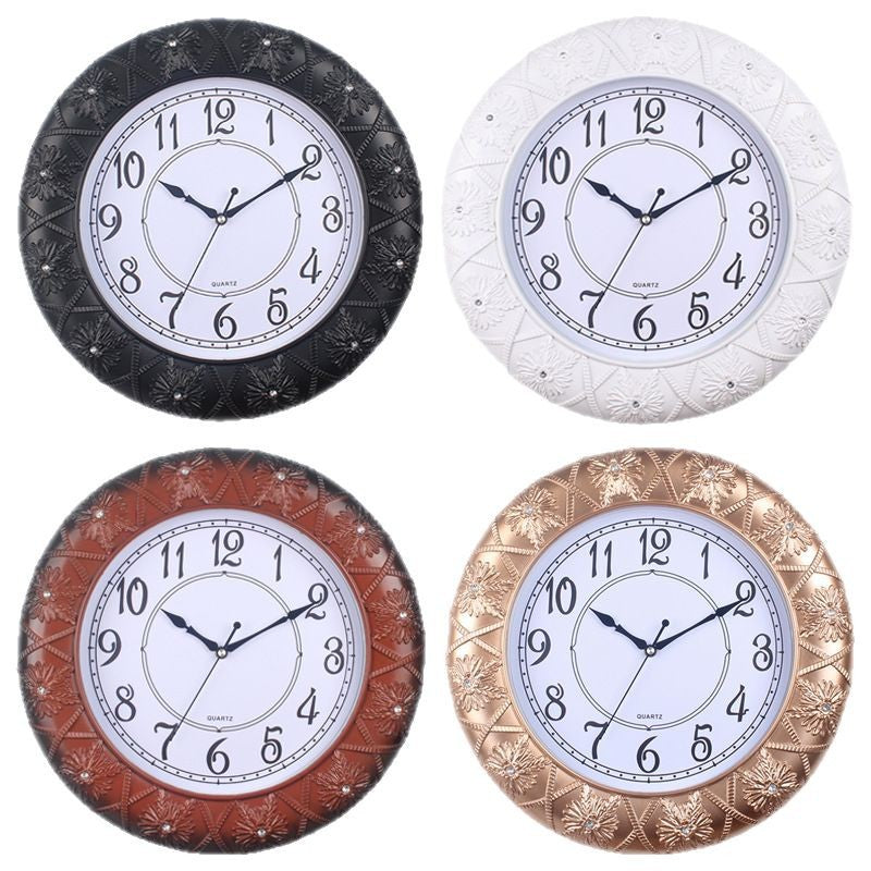 Elegante Wanduhr mit Filigranem Blumendesign Karnz