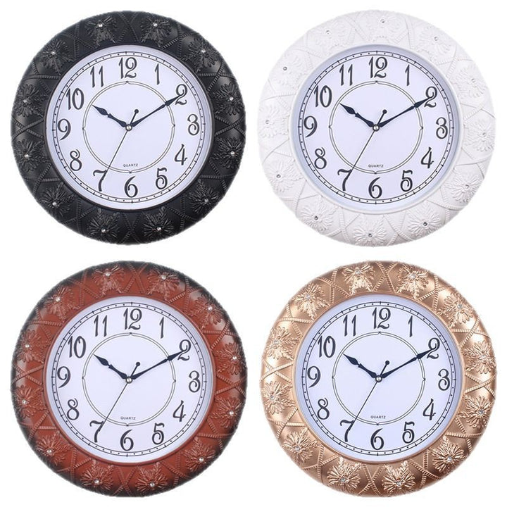 Elegante Wanduhr mit Filigranem Blumendesign Karnz