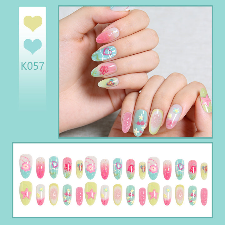 Kunstvolle 3D Nagelspitzen mit maritimem Motiv Karnz