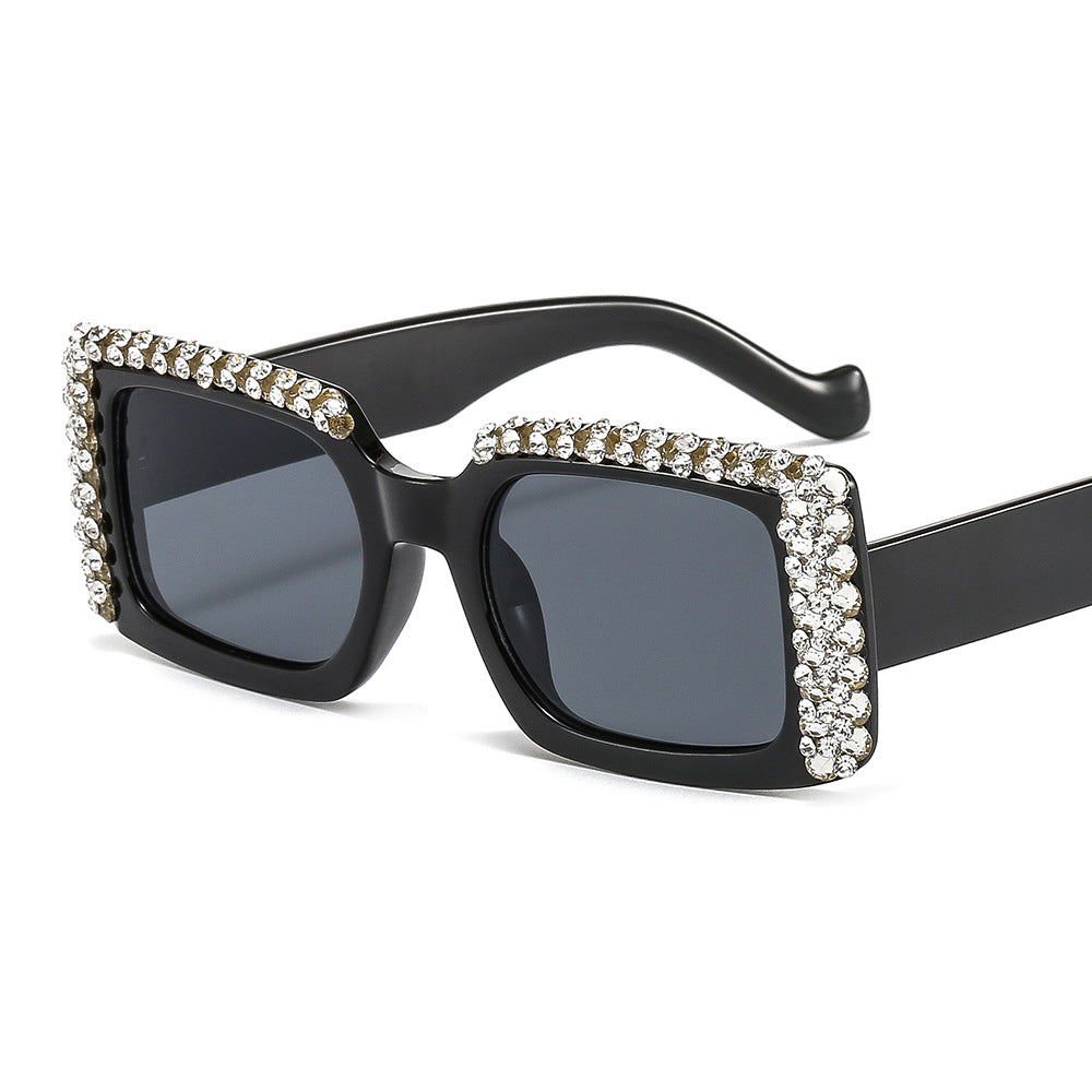 Damen Glamouröse quadratische Sonnenbrille mit funkelndem Kristallrahmen Karnz