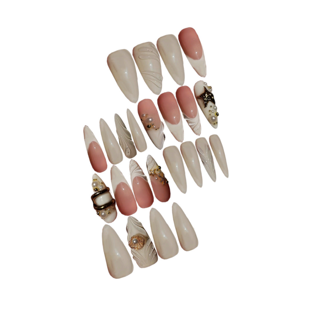 Elegante Nagelkunst Karnz