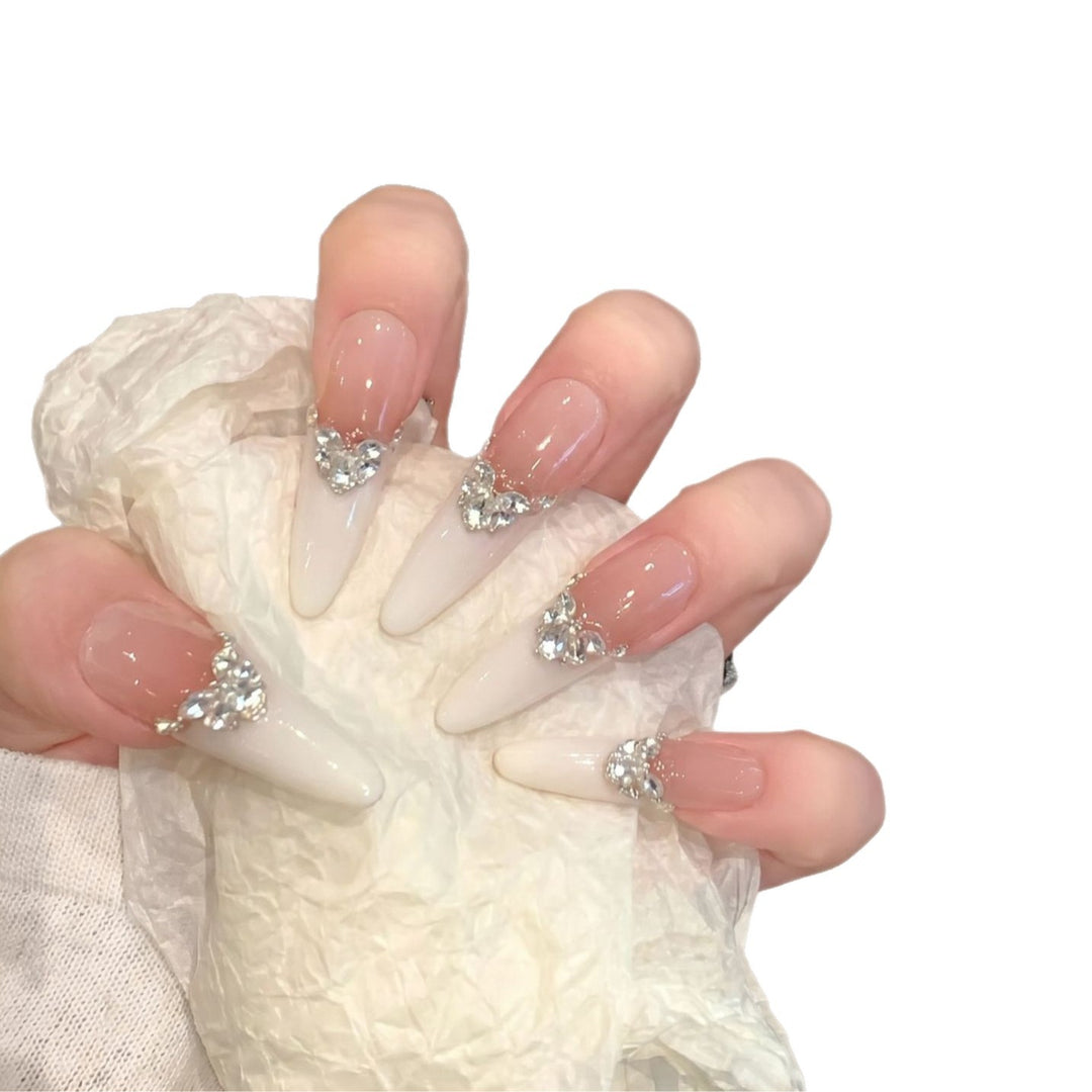 Elegantes Stiletto Press-On Nagelkunst Set Karnz