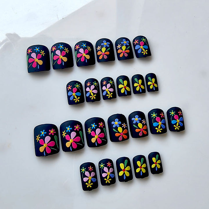 Kunstfingernägel mit Buntem Blumenmuster Karnz