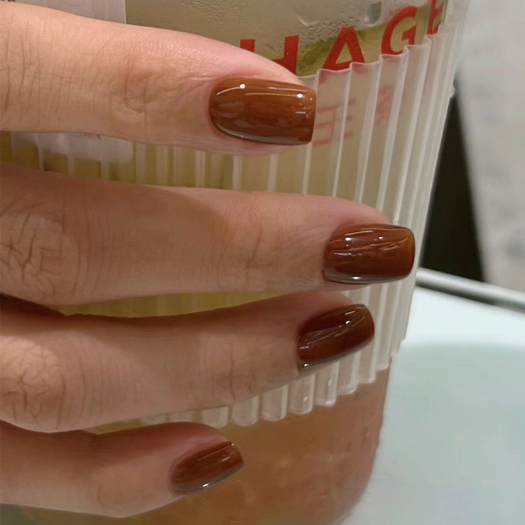 Elegante Nagelpflege mit Hochglanz-Finish Karnz