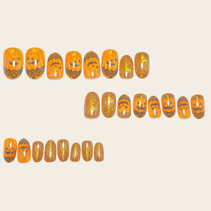 Halloween Kunstnägel mit Gruseligem Kürbis-Design Karnz