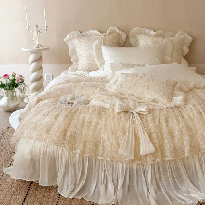 Romantisches Satin-Bettwäsche-Set mit Rüschen und Spitzen-Bettüberwurf