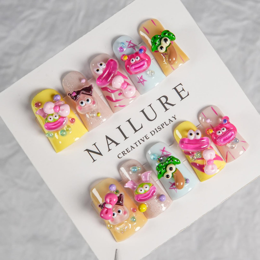 Kreatives thematisches Press-On Nagelset
