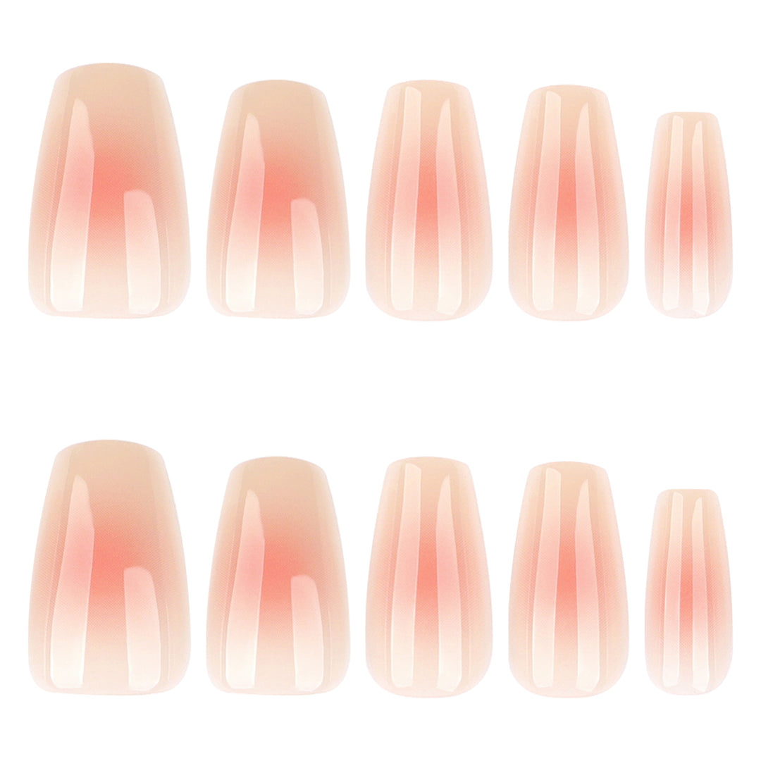 Elegante Gel-Nägel mit natürlich glänzender Oberfläche Karnz