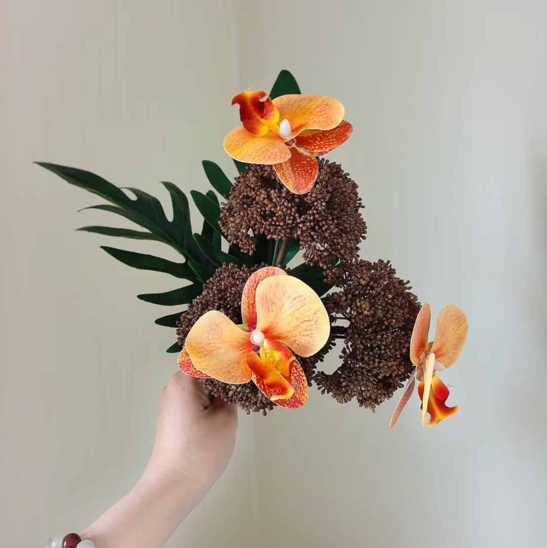 Exotischer Orchideen Blumenstrauß
