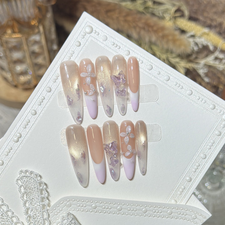 Blumen-inspiriertes Stiletto Press-On Nageldesign Karnz