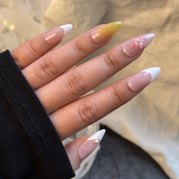 Elegantes Press-On Nagelkunst-Set Karnz
