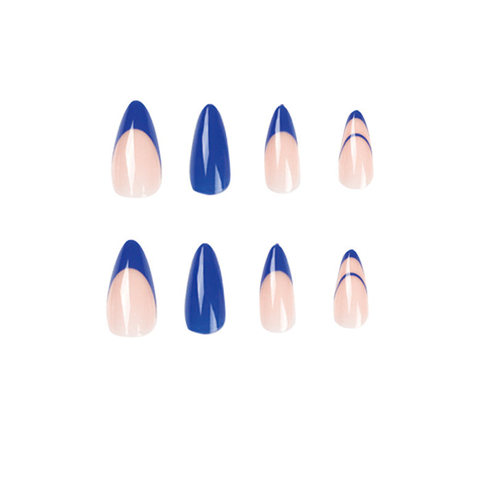 Elegante Nagelverlängerungen mit modernen Farbakzenten Karnz