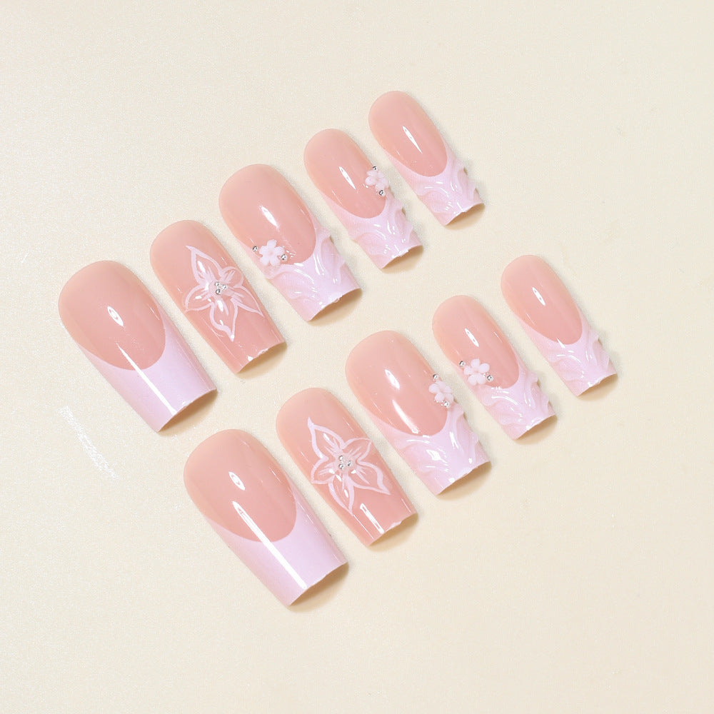 Elegante Florale Press-On Nagelkunst Karnz