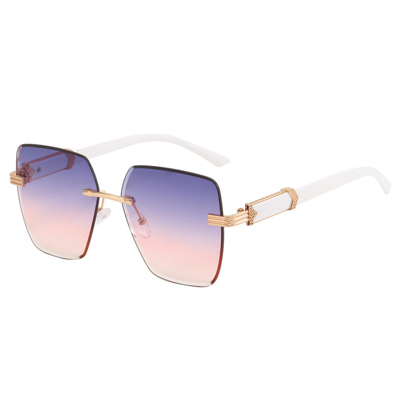 Damen Luxus-Sonnenbrille mit einzigartigem Rahmen und edlen Akzenten Karnz