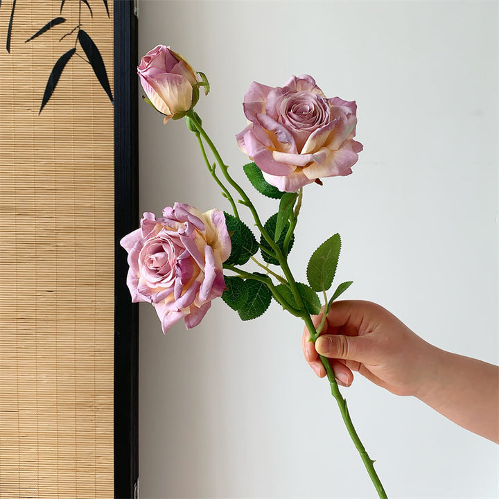 Elegante künstliche Rosenstängel