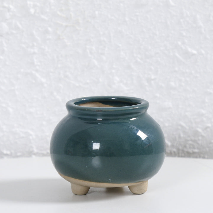 Zeitgenössische Kurvenkeramische Vase Karnz