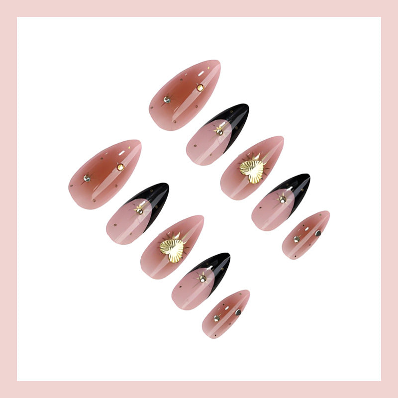 Kunstnagelset mit elegantem Spitzen- und Metallic-Design Karnz