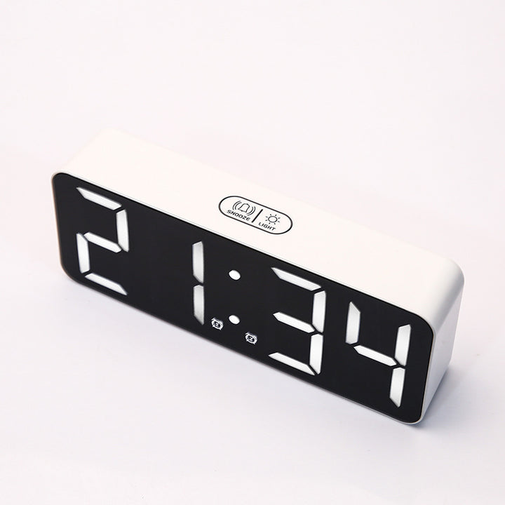 Stylische Tischuhr Karnz
