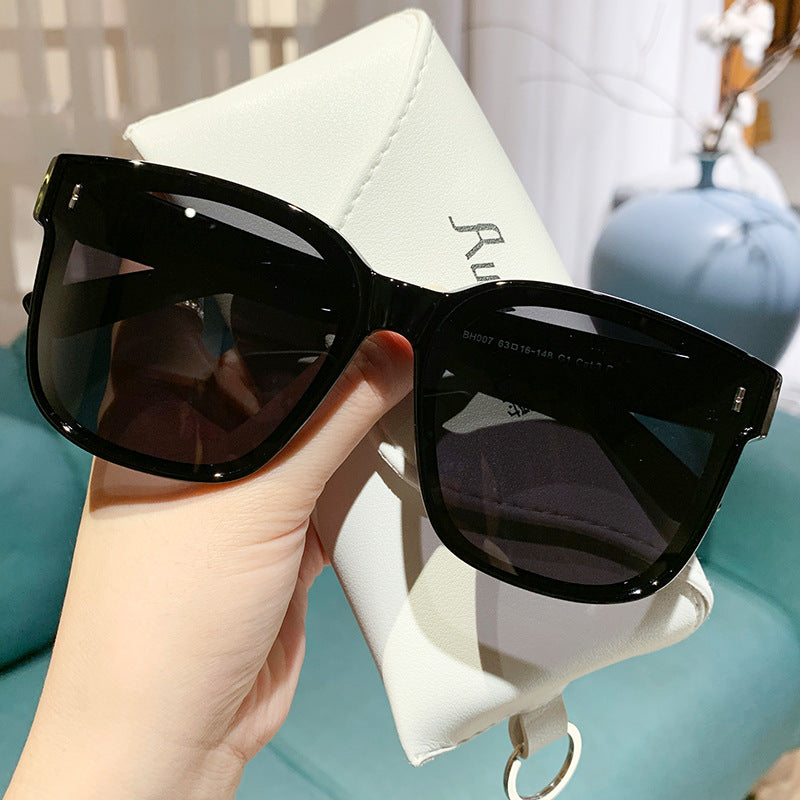 Damen Modische Sonnenbrille im trendigen quadratischen Design Karnz
