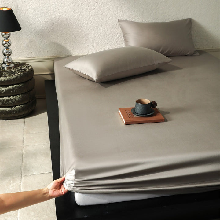Satin-Feeling Tiefe-Taschen Spannbettlaken Set mit passenden Kissenbezügen