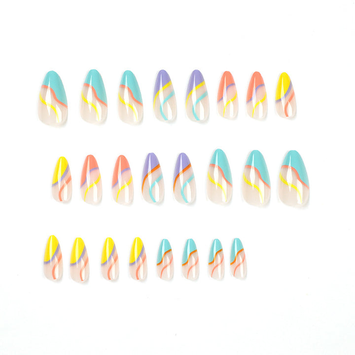 Künstliche Nagelverlängerungen mit stylischem Farbverlauf und modernen Designs Karnz
