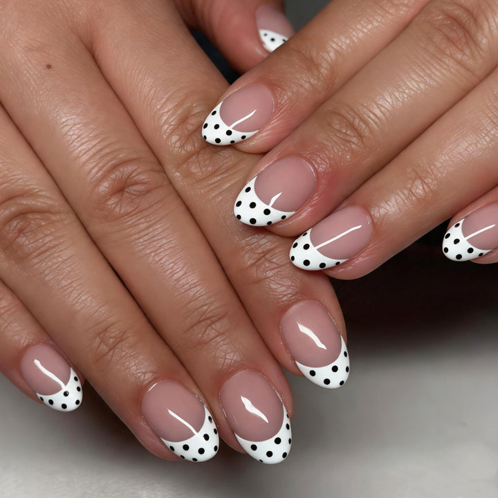 Stylische Polka Dot Nagelkunst Tipps Karnz