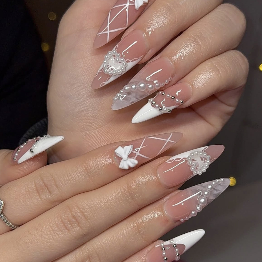 Elegante Stiletto Strass Nagelkunst Verlängerungen Karnz