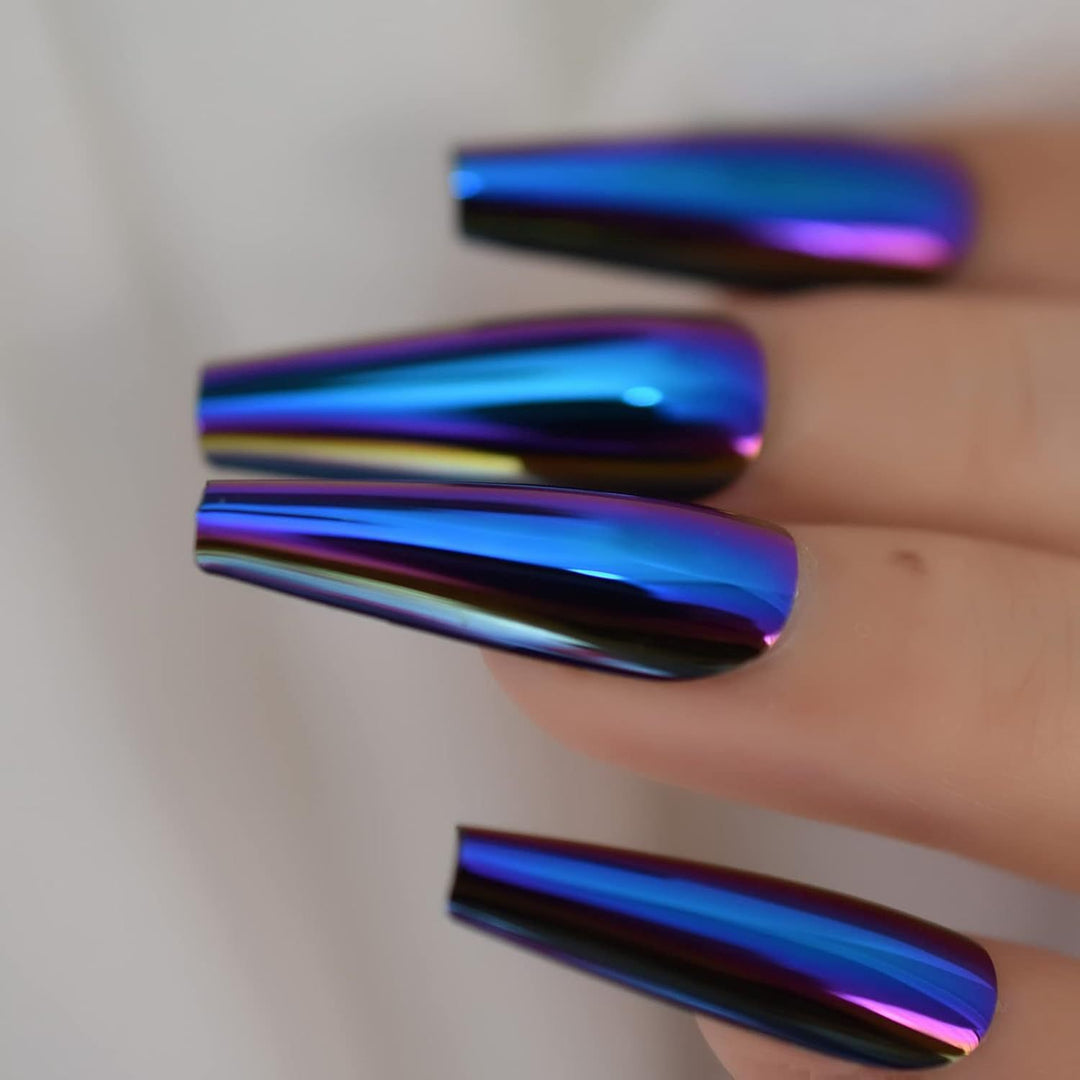 Kunstnagelspitzen mit holographischem Glanz Karnz