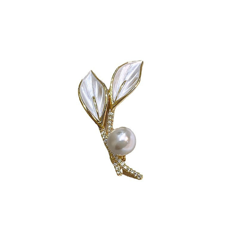 Elegante Brosche mit Perl- und Strassdetails Karnz