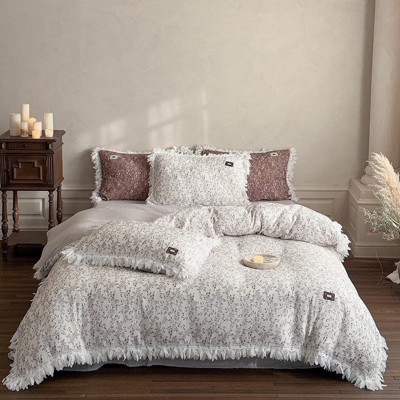 Floral Fringe Bettwäsche Set mit Kissenbezügen und dekorativem Überwurf