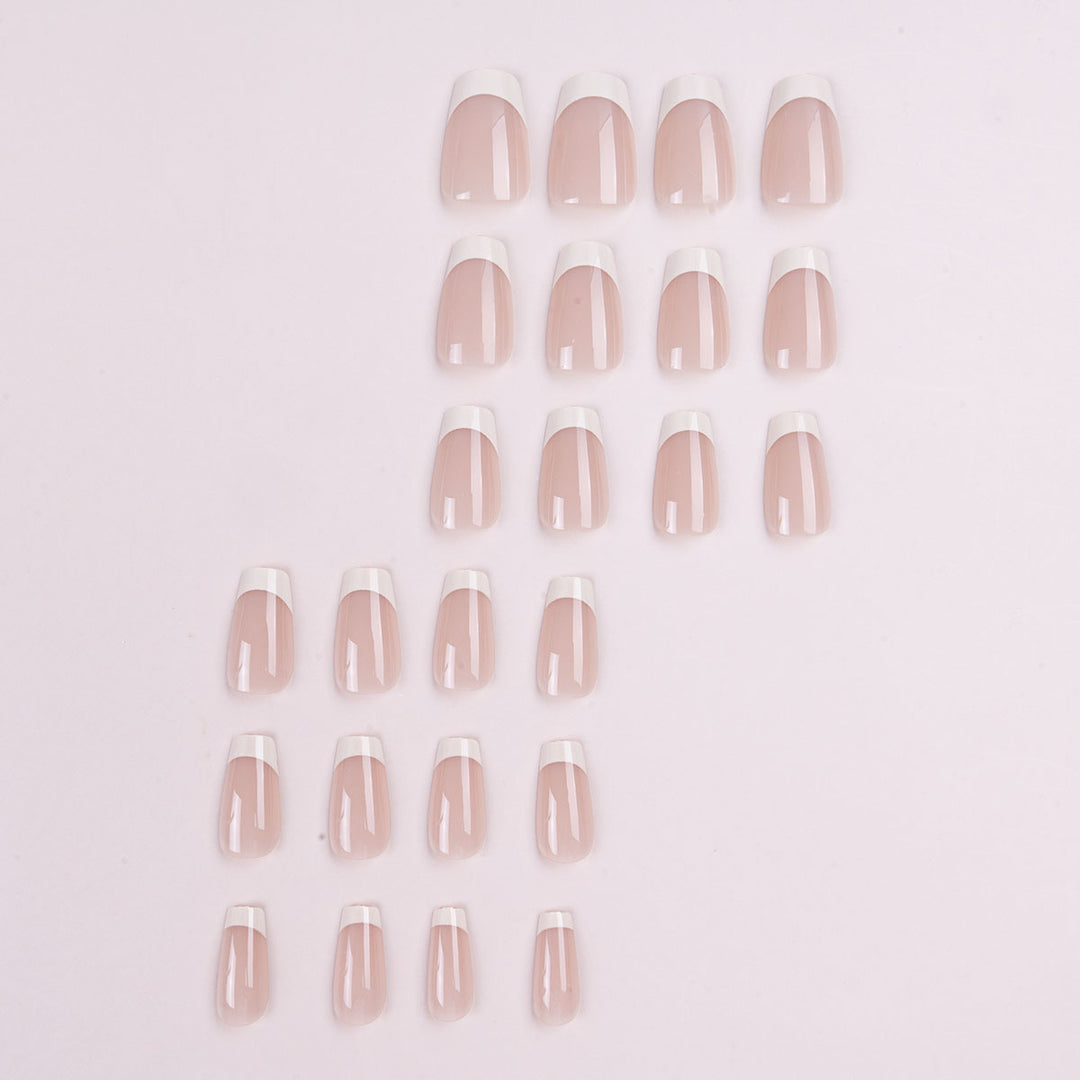 Elegante French Tip Nagelkunst