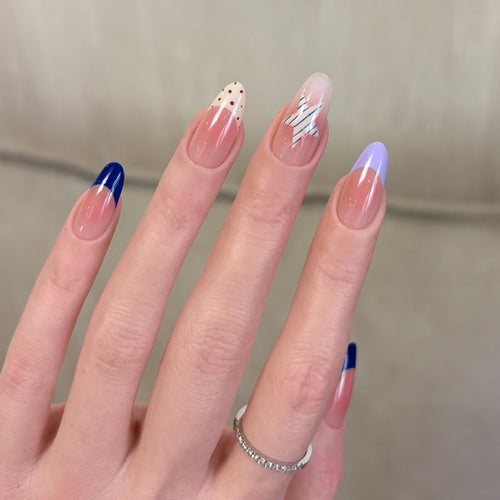 Künstlerisches Press-On-Nagel-Set mit modernen Designs Karnz