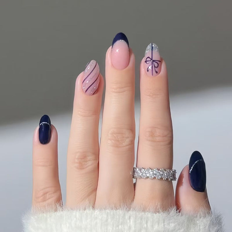 Kreative Kunstnägel mit elegantem Design Karnz