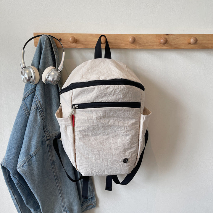 Moderner minimalistischer Rucksack für Reisen