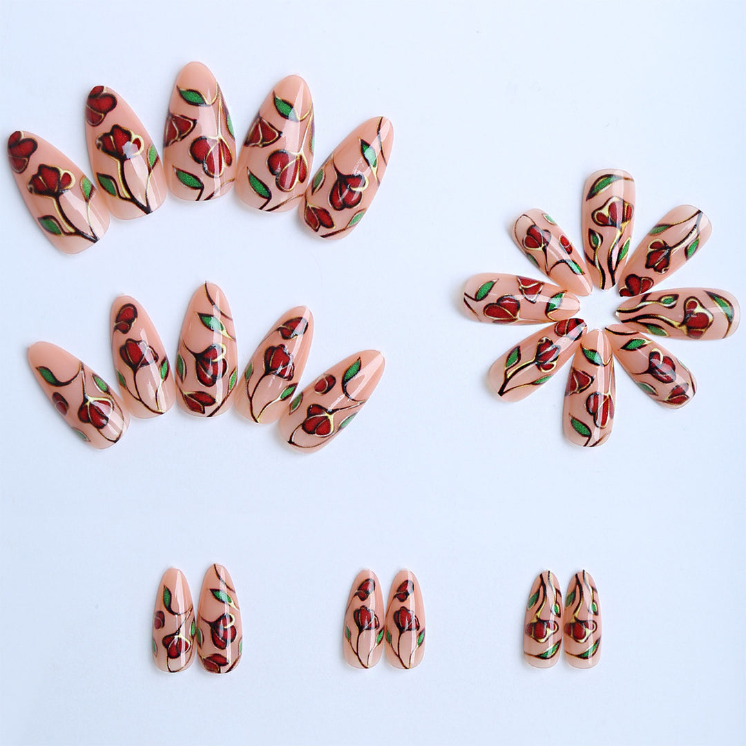 Kunstnägel mit Floralen Verzierungen Karnz