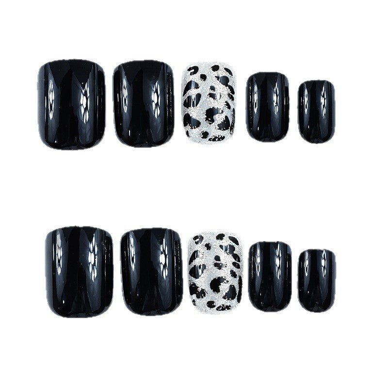 Elegante Glänzende Nagelverbesserungen Karnz