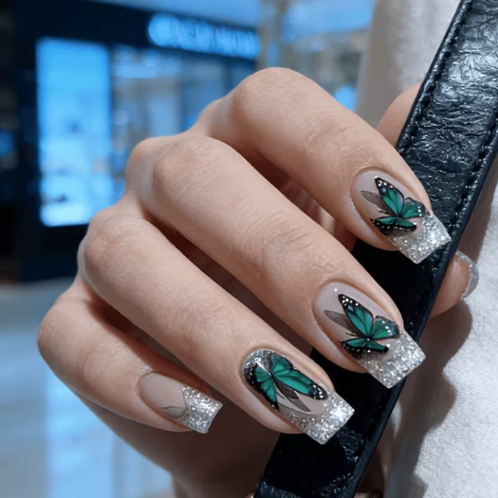 Schmetterlings-Themen-Nagelkunst-Verstärkungen Karnz