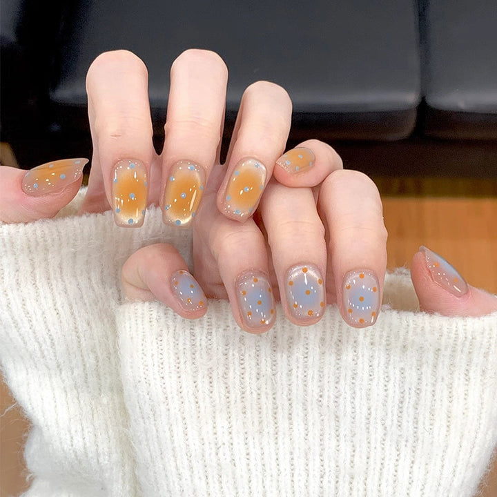 Dekorative Nagelkunst Karnz