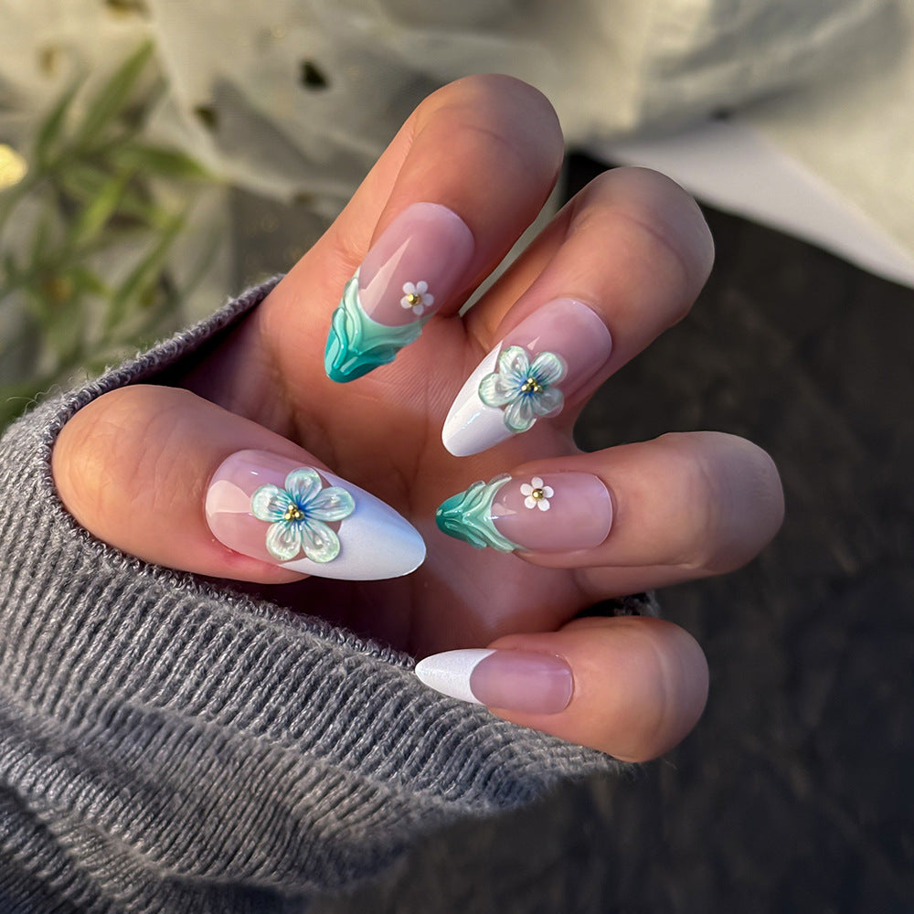 Blumenverzierte Press-On-Nagelset Karnz