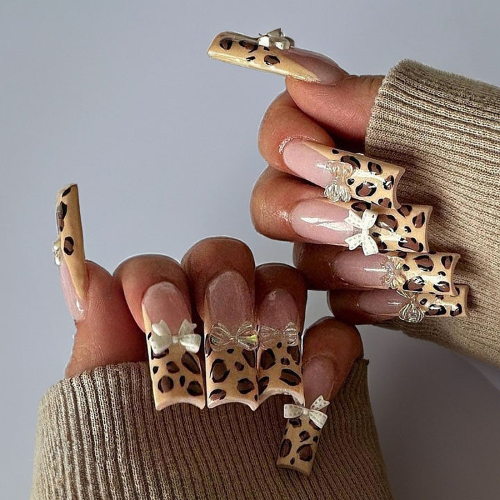 Elegantes Französisches Tipp Druck-On Nagelkunst Set