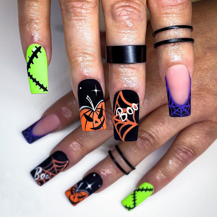Kreatives Halloween Nageldesign Karnz