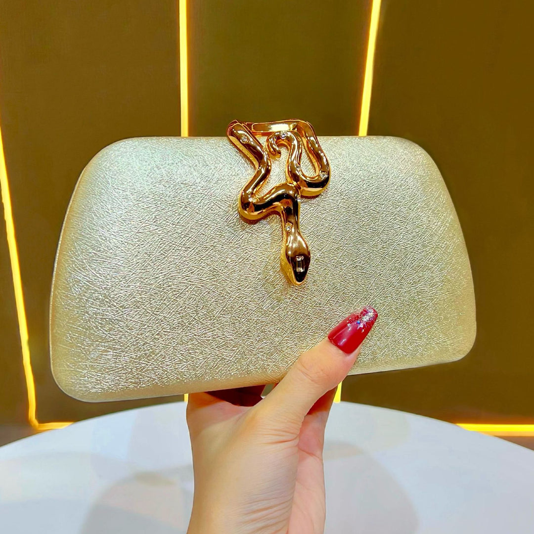 Elegante strukturierte Abend-Clutch