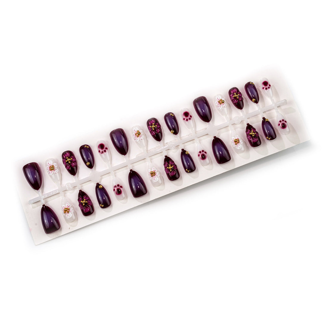 Elegantes blumeninspiriertes Aufklebenägel-Set