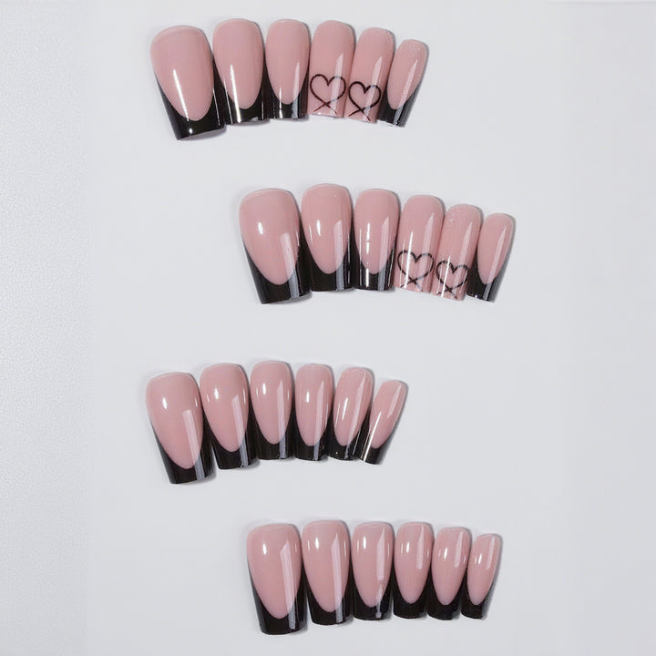 Stilvolles Herzdesign Französische Spitze Nagelverlängerungen Karnz