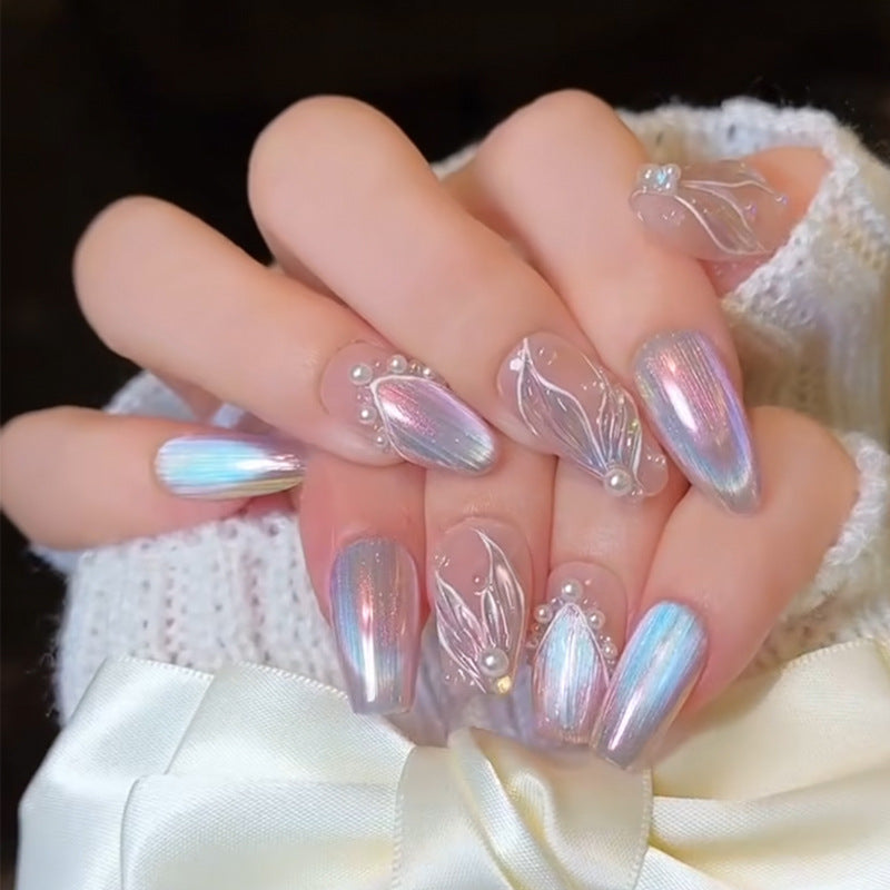 Glamouröses Press-On Nagelkunst-Set mit stylishen Edelstein-Akzenten Karnz